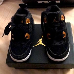 JORDAN 4 RETRO TODDLER BLACK GOLD SIZE 9C SHOES